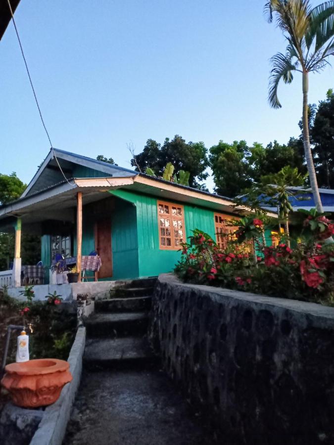 Apartamento Hobbit Hill Ruteng Exterior foto