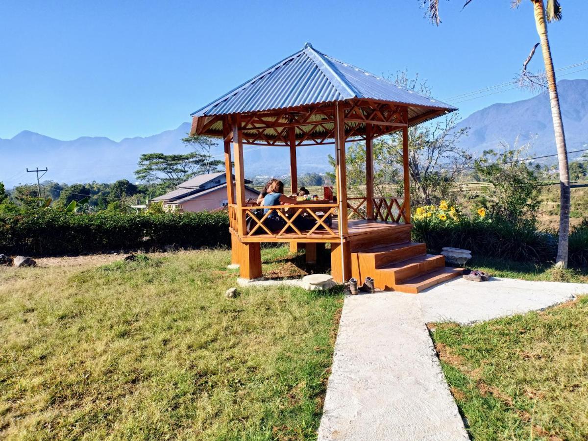 Apartamento Hobbit Hill Ruteng Exterior foto